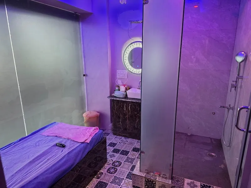 Roshini Day Night Spa Outcall Service