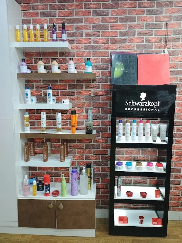 Creative Master Unisex Salon