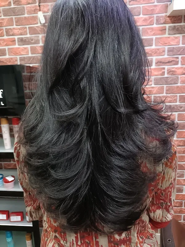 Creative Master Unisex Salon
