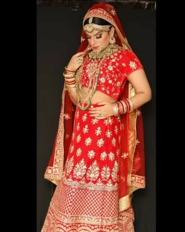Aparna's salon