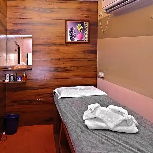 Heena Spa Paharganj - Massage Service in Paharganj | Body Spa Paharganj