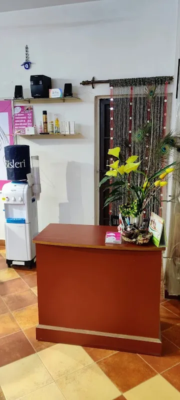 Eve's Beauty Salon Makeup Studio & Academy