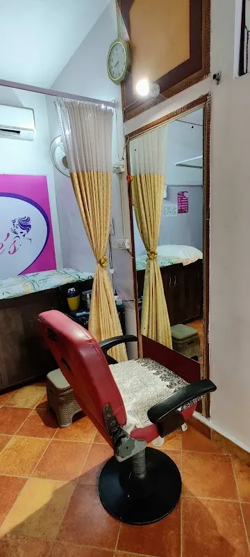 Eve's Beauty Salon Makeup Studio & Academy
