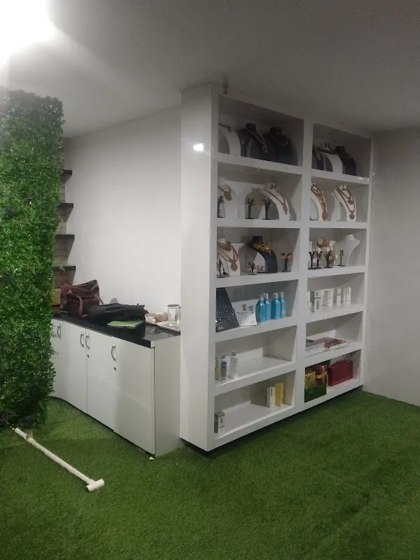 Rose & Jini Salon