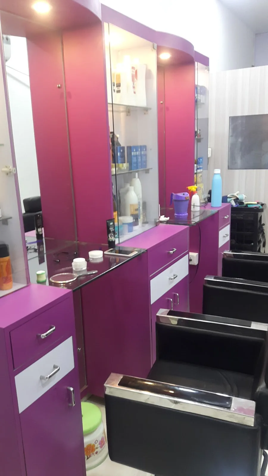 Poonam Beauty Parlour