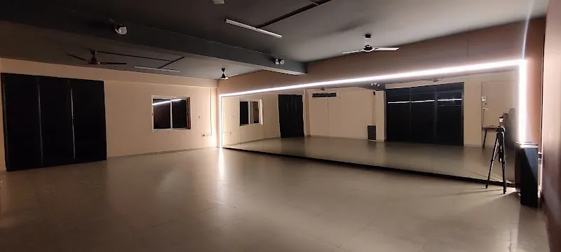 ELANZA DANCE STUDIO - Dance, Fitness and Weddings