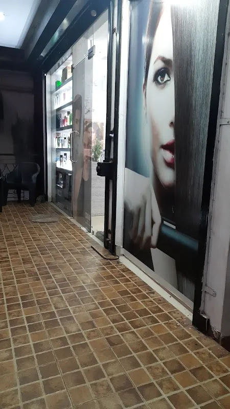 Hair Cut unisex salon - family salon