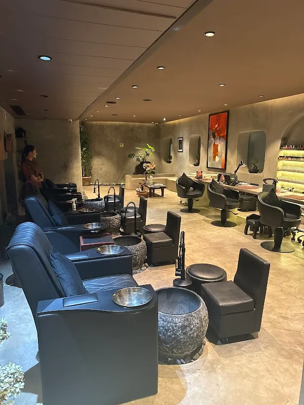 Florian Hurel Hair Couture and Spa (Walkeshwar)