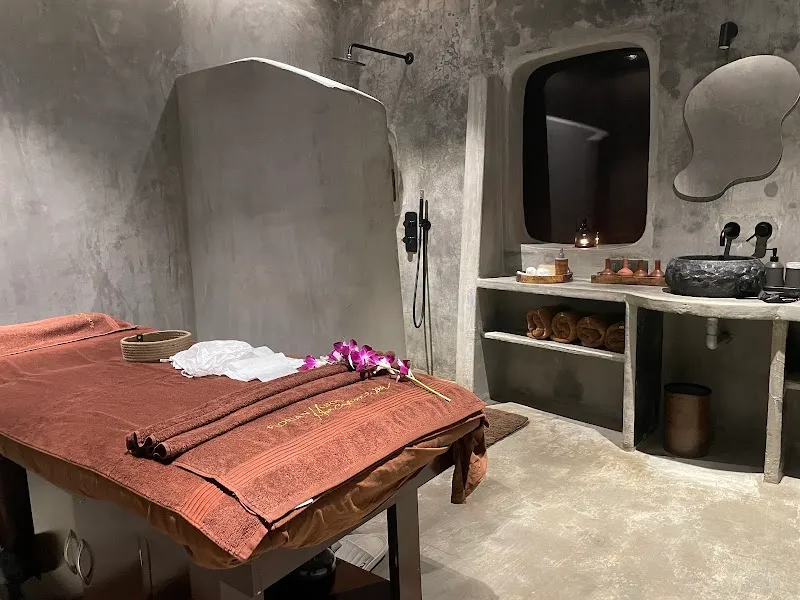 Florian Hurel Hair Couture and Spa (Walkeshwar)