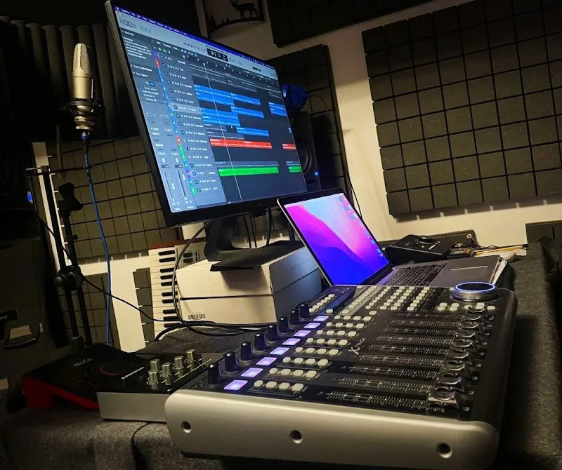 K.H STUDIO | THE MUSIC DESTINATION