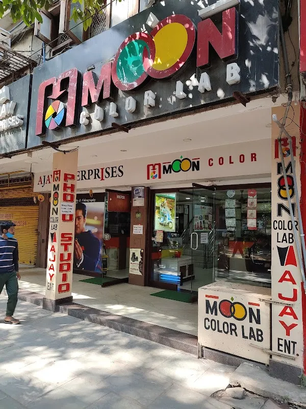 Moon Color Lab & Studio