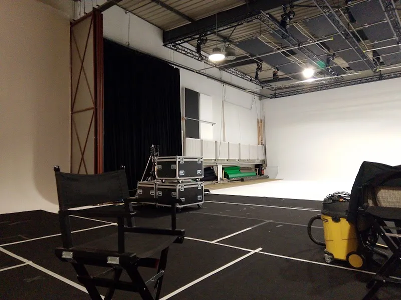 Famous Studio