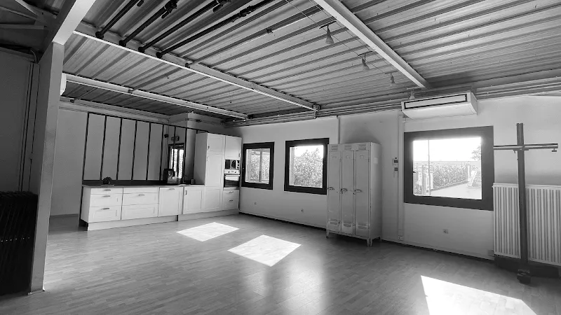 Famous Studio