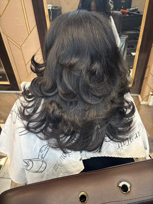 Pushpanju Unisex Salon