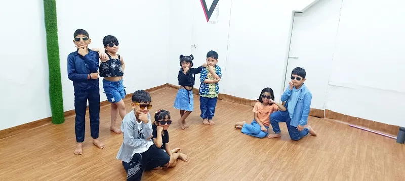 V Dance & Music