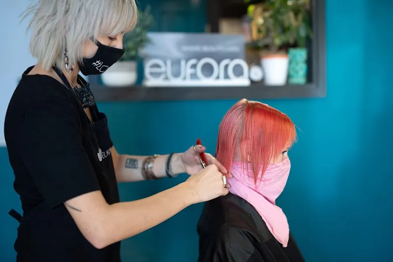 Lox Salon