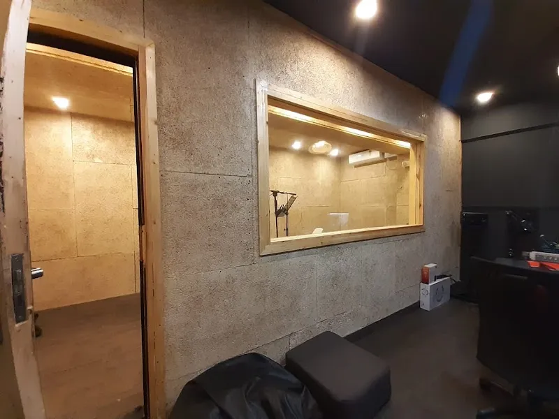 AOM Studios