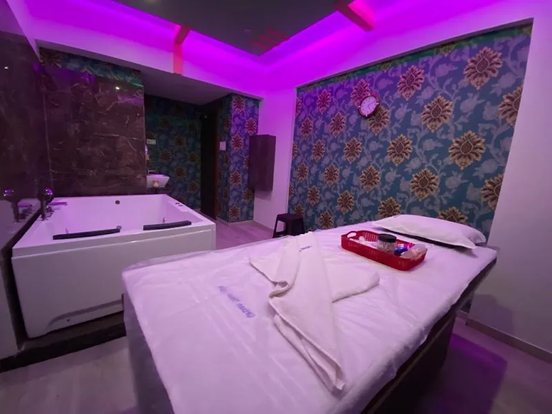 Massage & Spa - Borivali Outlet