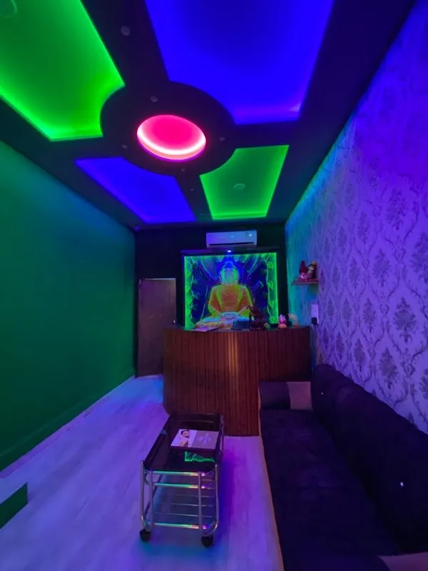 Massage & Spa - Borivali Outlet