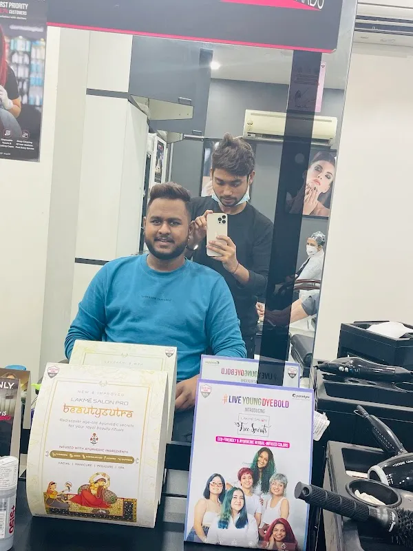 Lakme Salon For Him and Her in Hiranandani Estate,Thane