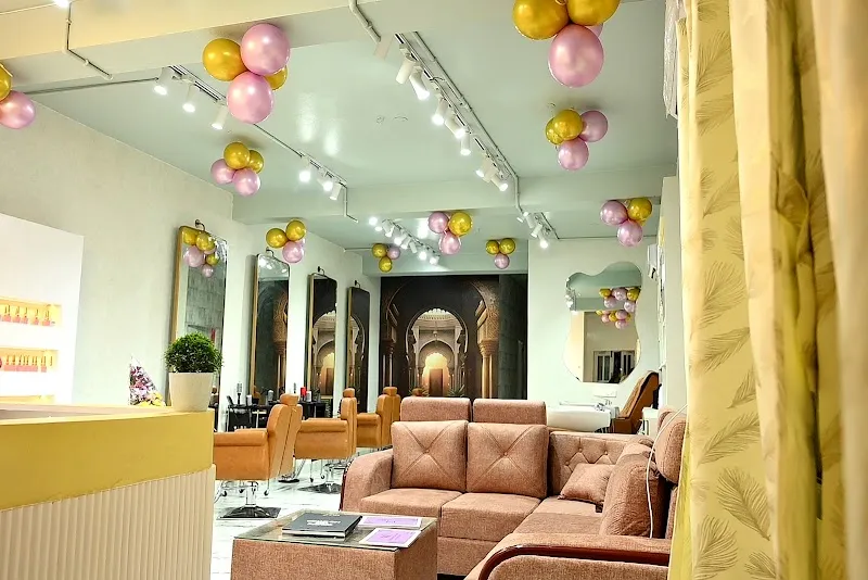Nishnit Salon & Academy - Unisex Salon & Beauty Parlour in Tankapani Road, Bhubaneswar