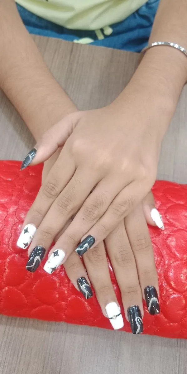 Urban Style Unisex Salon