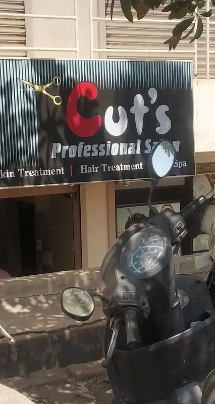 Cut's Salon sangli