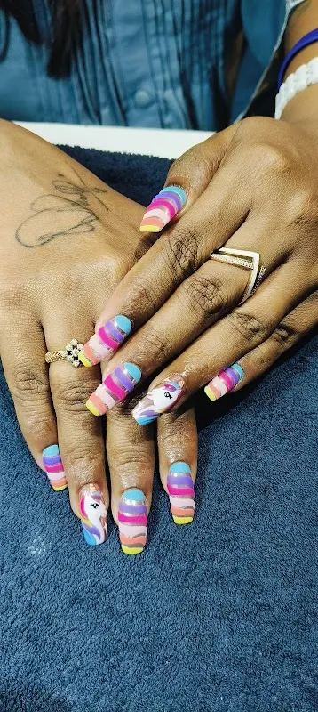 Salon De Elegance
