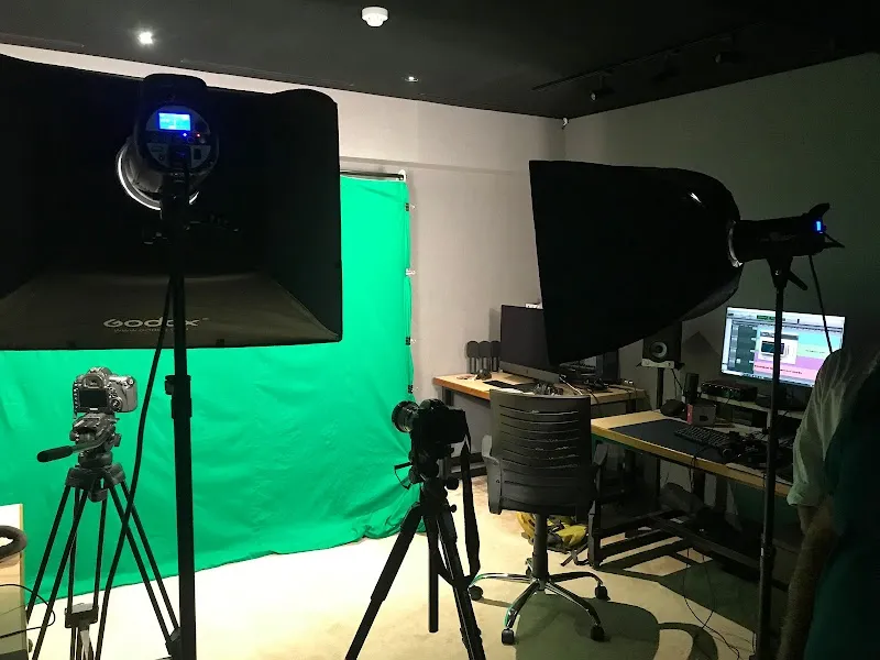 Manicpod studios by Syno Media Pvt Ltd