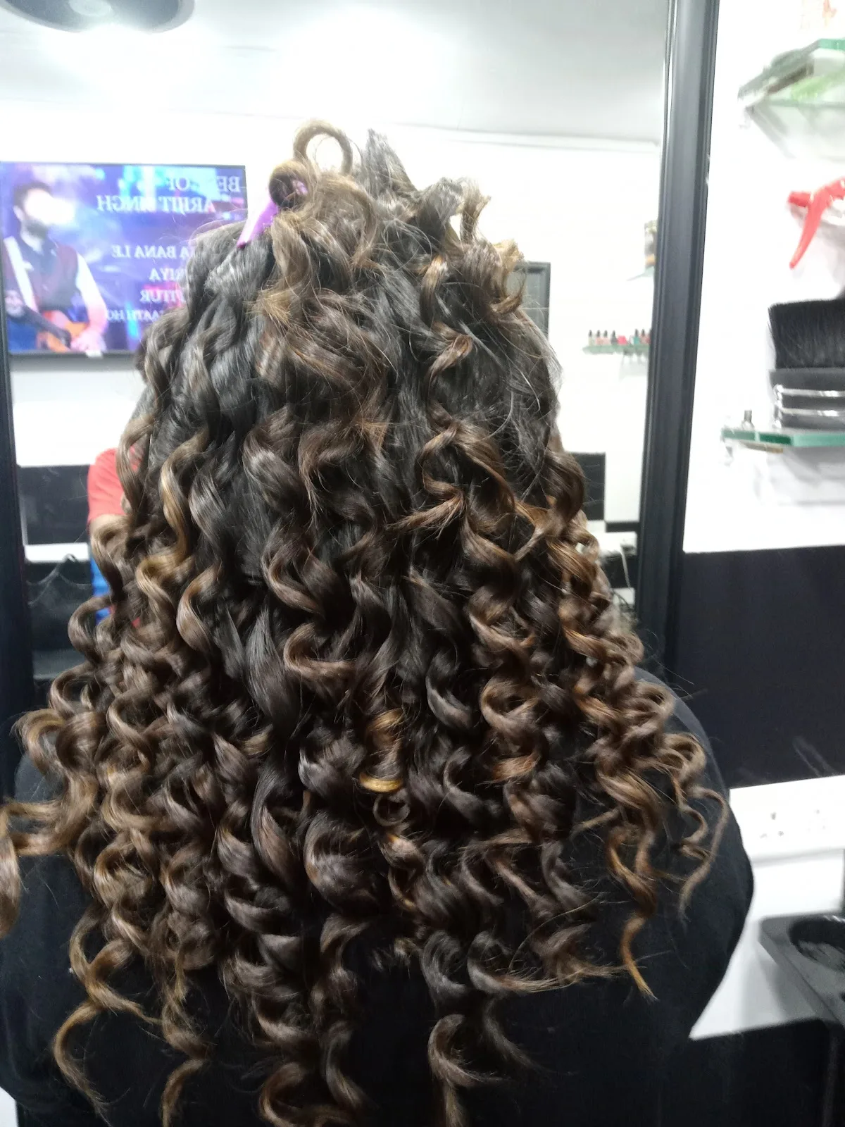 Lorex Salon Sion