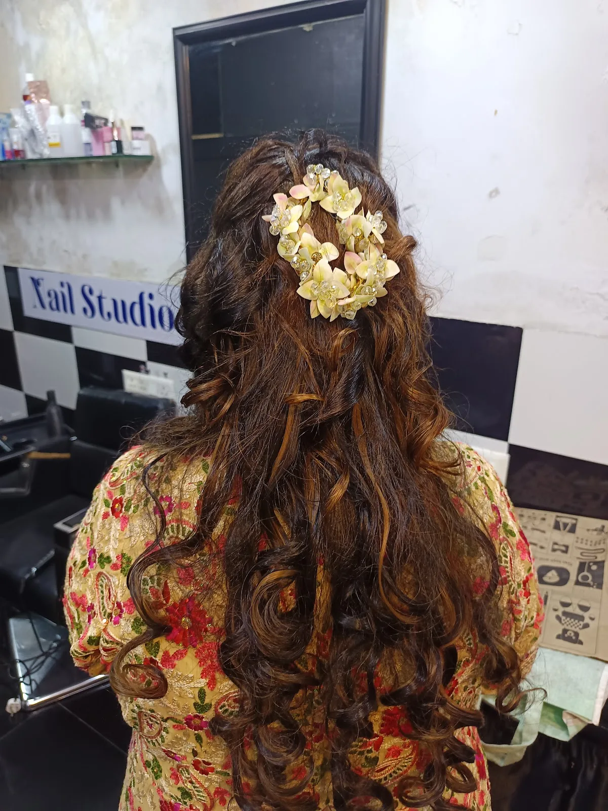 Lorex Salon Sion
