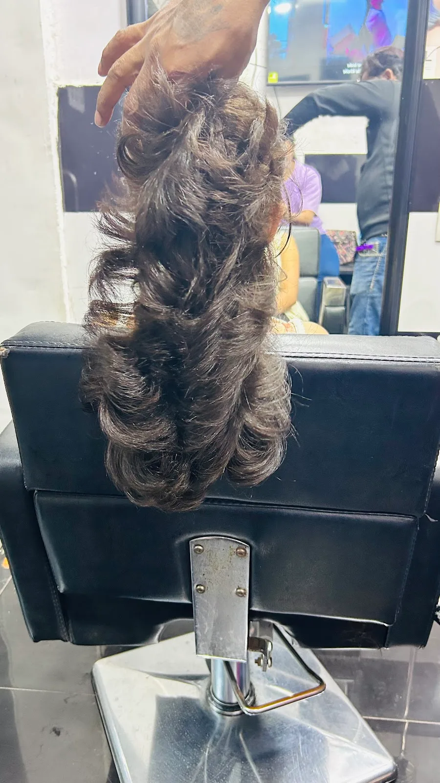 Lorex Salon Sion