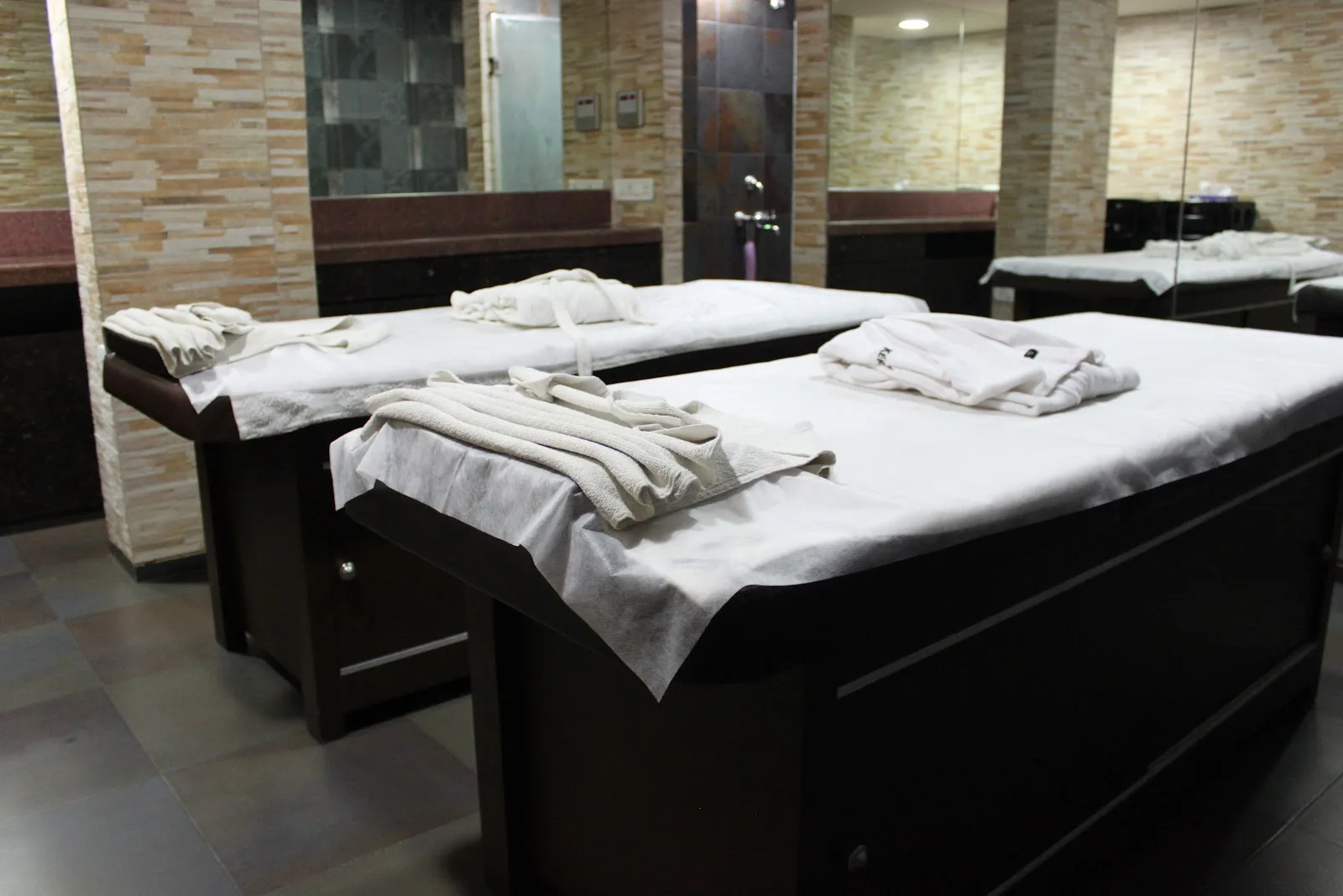 Envi Salon & Spa - Road No 12, Banjara Hills