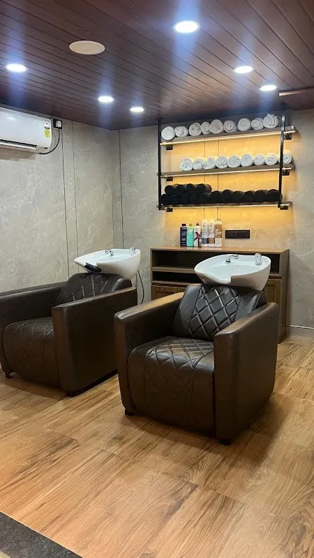Naturals Salon | Bagalur Cross