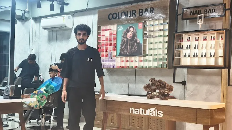 Naturals Salon | Bagalur Cross