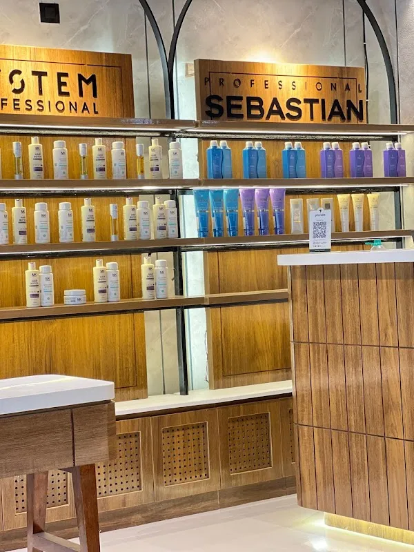 Naturals Salon | Bagalur Cross