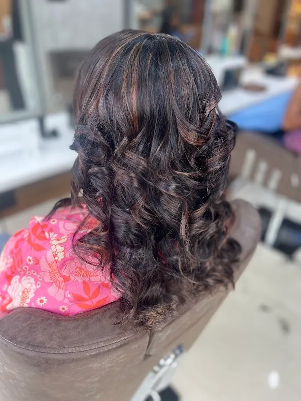 Naturals Salon | Bagalur Cross