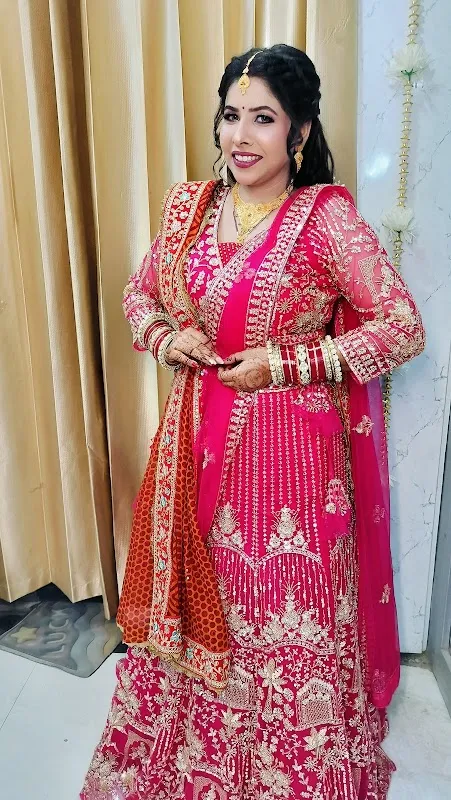 Neelam beauty and scissors