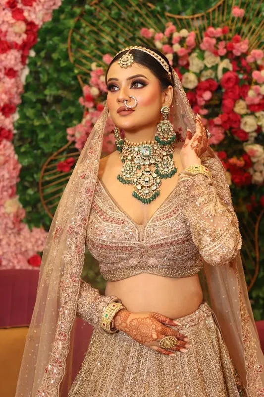 Neelam beauty and scissors