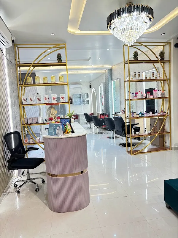 Glam & Gorgeous Luxury Unisex Salon
