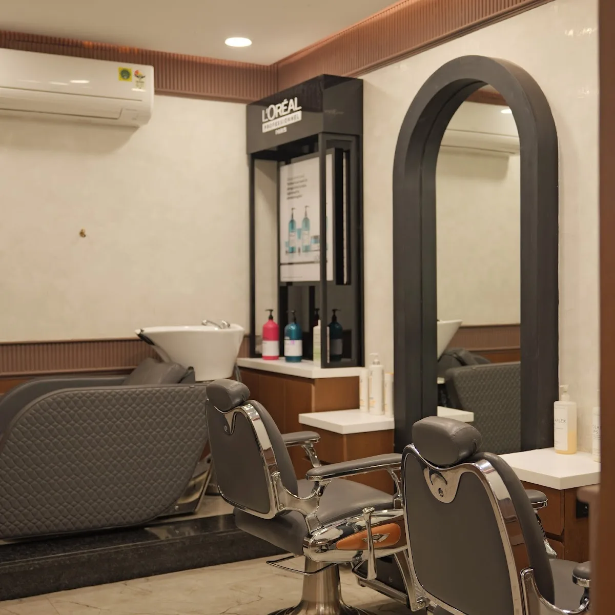Hair Masters Luxury Salon - Best Salon in Faridabad