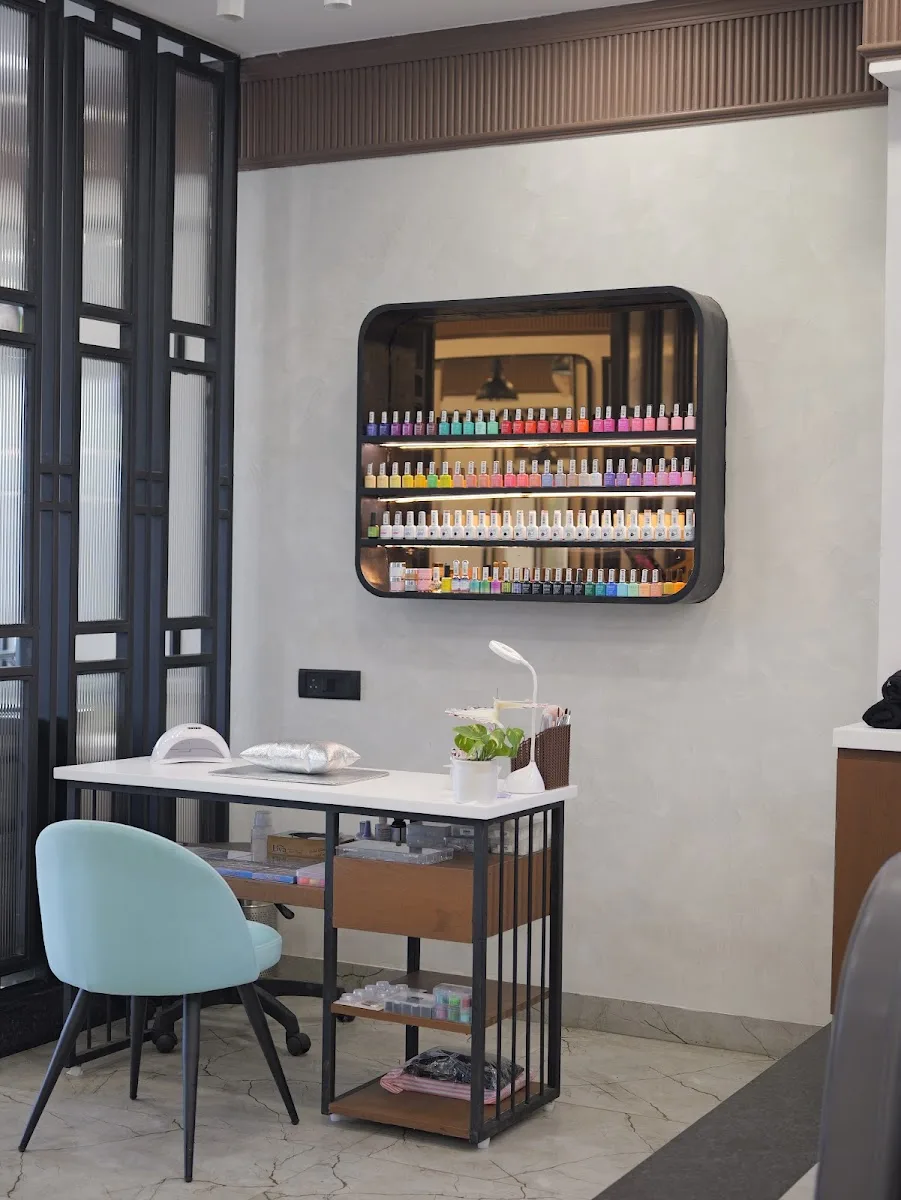 Hair Masters Luxury Salon - Best Salon in Faridabad