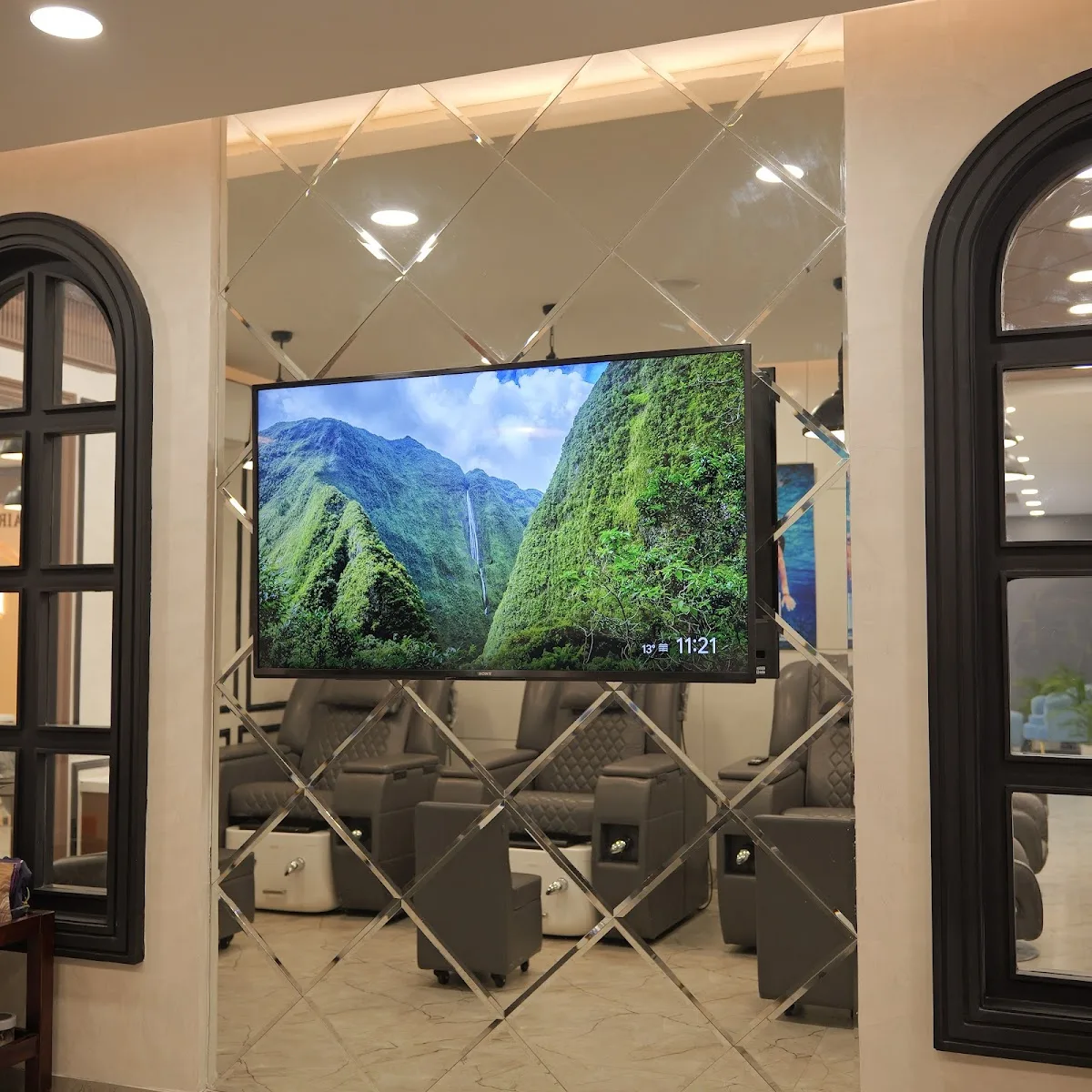 Hair Masters Luxury Salon - Best Salon in Faridabad