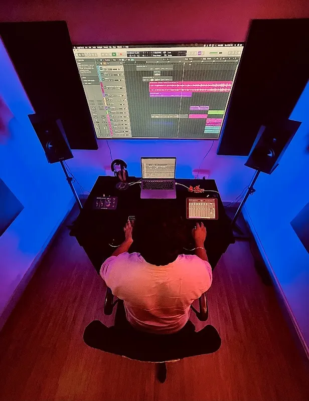 Hemant Sound Studio