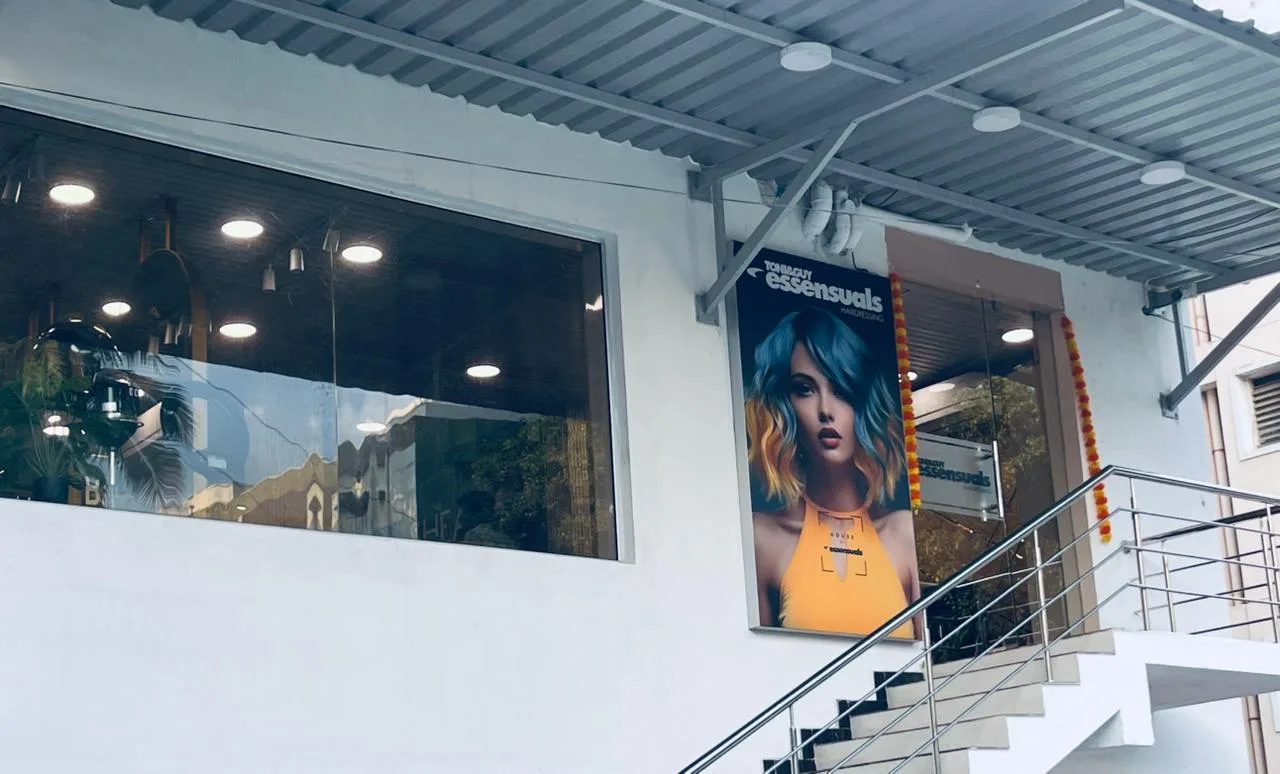 Essensuals by Toni&Guy Hairdressing, RA Puram