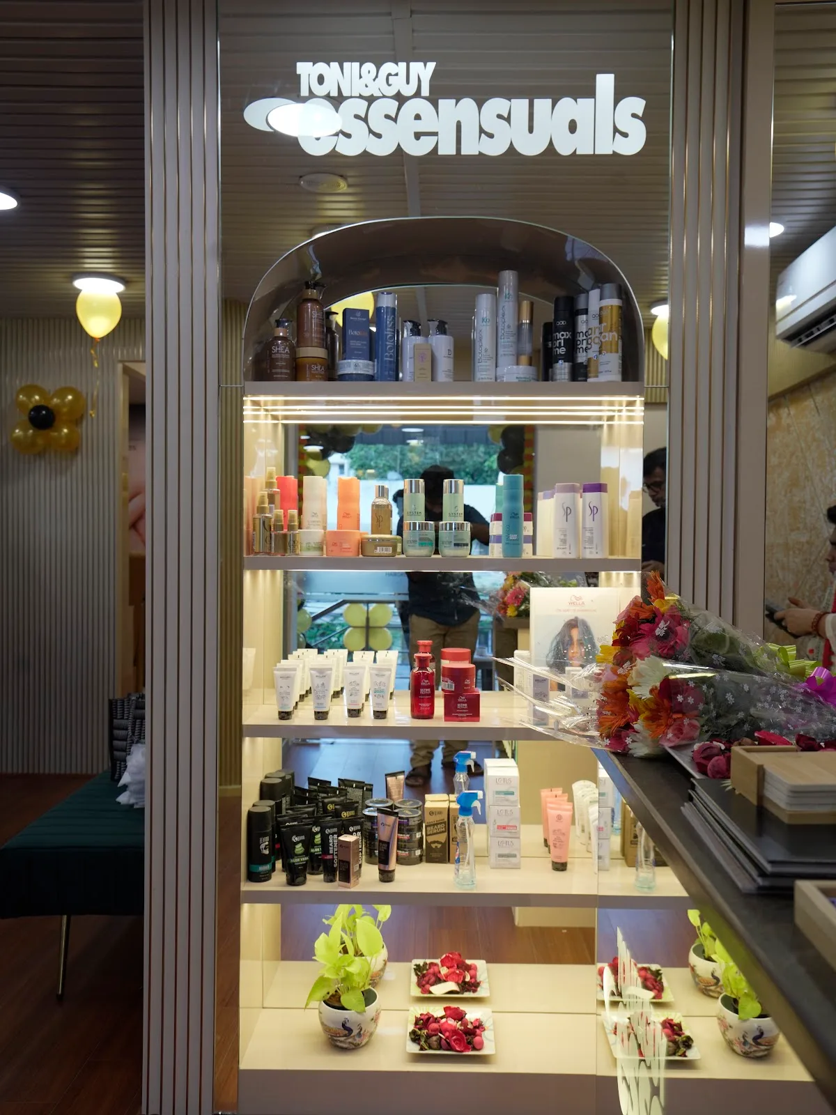 Essensuals by Toni&Guy Hairdressing, RA Puram