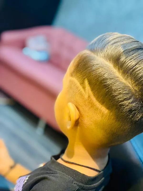 Luxeaura unisex salon | Beauty Salon in Thane | Makeup Artist in Thane | Nail Artist in Thane
