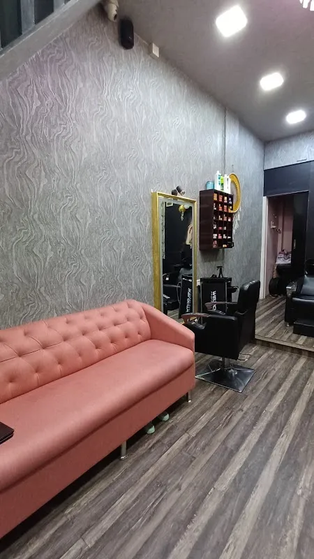Luxeaura unisex salon | Beauty Salon in Thane | Makeup Artist in Thane | Nail Artist in Thane