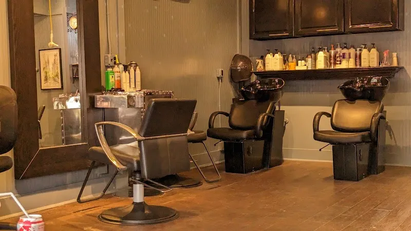 Salon 1012 on the Avenue
