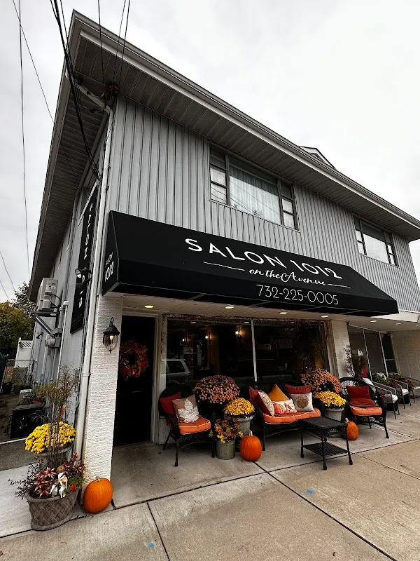 Salon 1012 on the Avenue